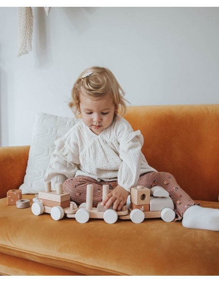 Label Label Stacking Train Nougat