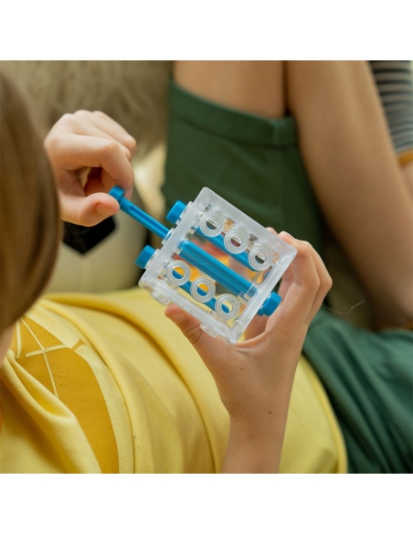 SmartGames Criss Cross Cube