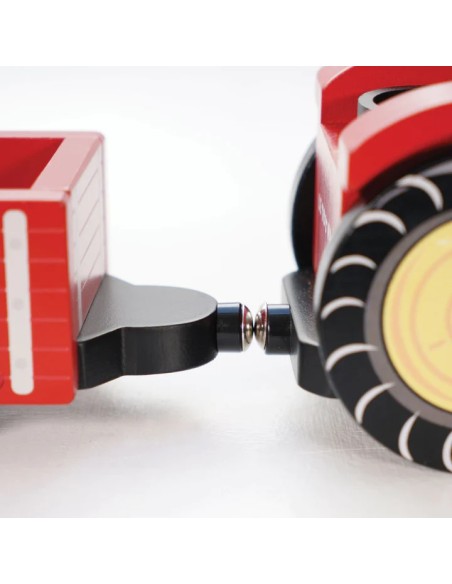 Le Toy Van Crveni drveni traktor sa prikolicom – Bertie